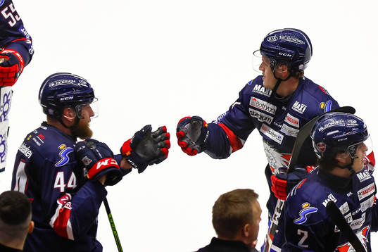 Linköpings Henrik Törnqvist jublar
