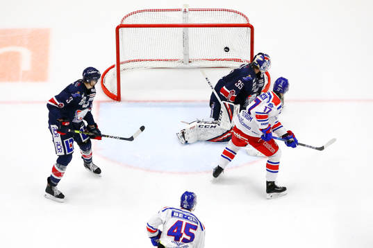 Mål 4-3 förbi Linköpings målvakt Niklas Lundström