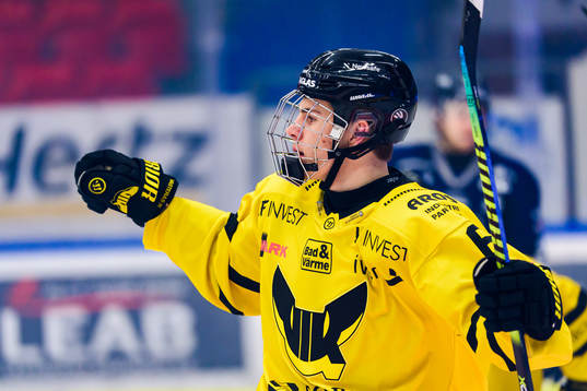 Västerås Gabriel Kangas jublar