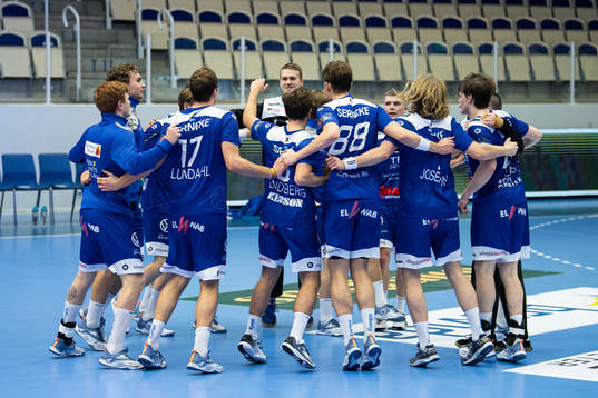 Alingsås spelare jublar