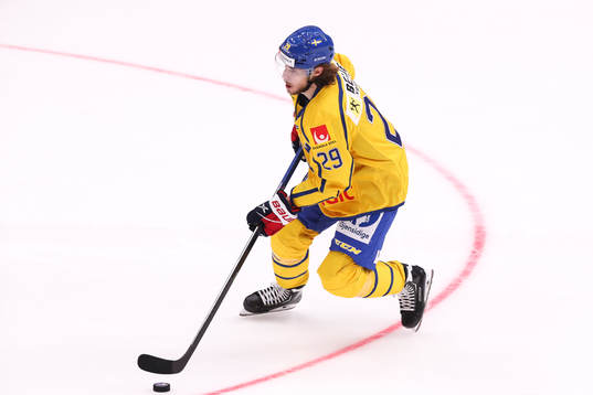 Mario Kempe of Sweden