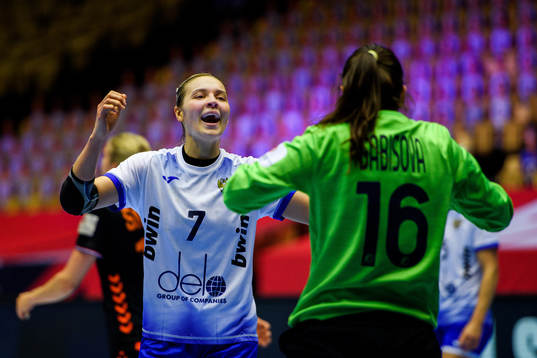 Daria Dmitrieva of Russia celebrates