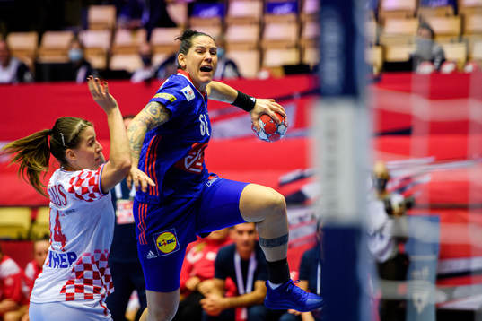 Alexandra Lacrabere of France
