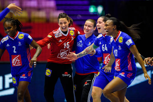 Players of France celebrate