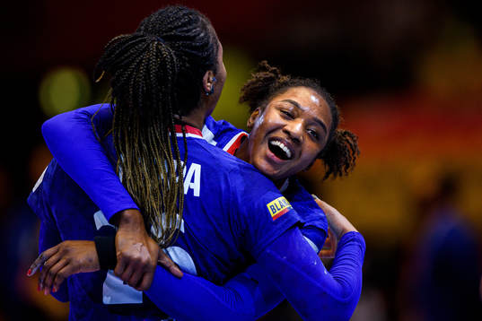 Bläddra bland fler bilder av 2020 European Handball Championship, Day 16, Semi-final, France - Croatia