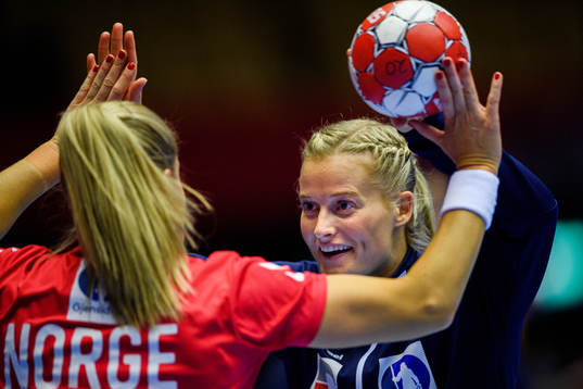 Marit Røsberg Jacobsen and Malin Aune of Norway