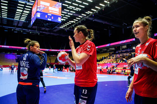 Nora Mørk and Kari Brattset Dale of Norway