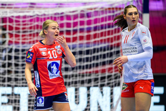 Stine Bredal Oftedal of Norway and Line Haugsted of Denmark