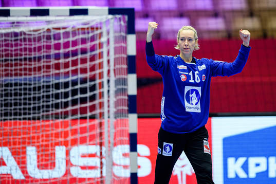 Goalkeeper Lunde Katrine of Norway celebrates