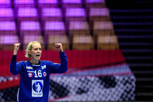 Goalkeeper Lunde Katrine of Norway celebrates