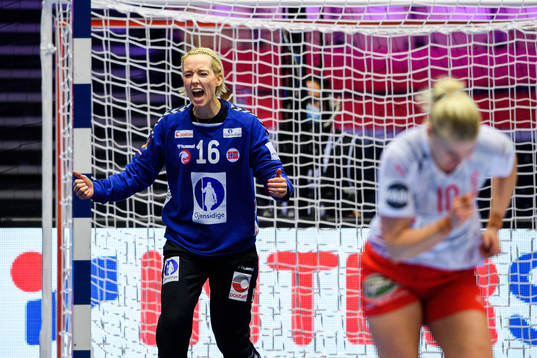 Goalkeeper Lunde Katrine of Norway celebrates
