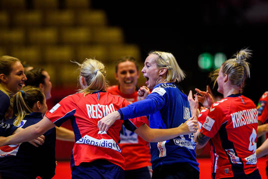 Goalkeeper Lunde Katrine of Norway celebrates