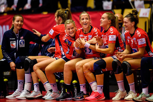 Players of Norway celebrate