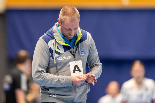 Hallbys tränare Joachim Löfstedt deppar