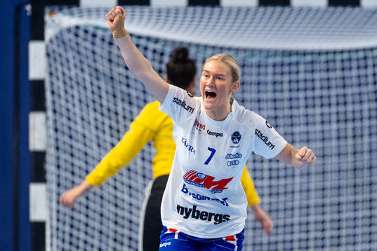 Hallbys Emma Wahlström jublar