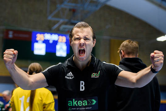 Helsingborgs tränare Daniel Engdahl jublar