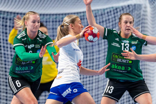 Hallbys Emma Wahlström mot Helsingborgs Alexandra Larsson
