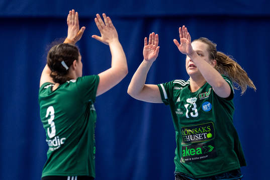 Helsingborgs Elsa Persson och Emelie Kristiansson jublar