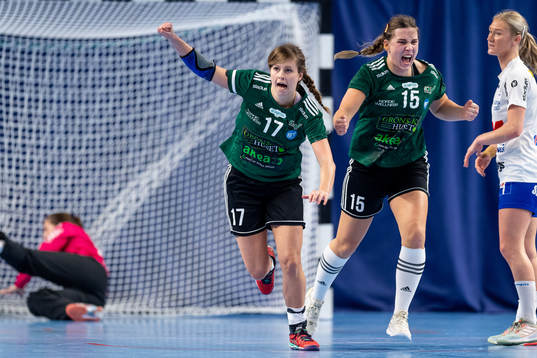 Helsingborgs Martina Persson och Linnea Thulin jublar