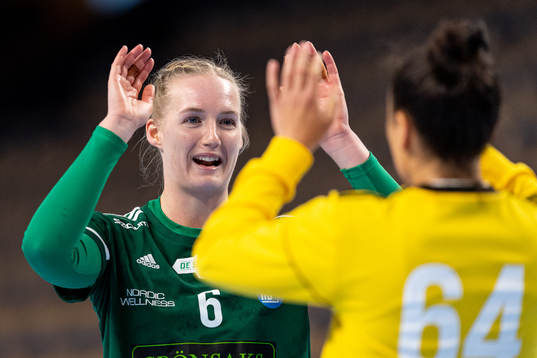 Helsingborgs Alexandra Larsson och målvakt Leila Melcher