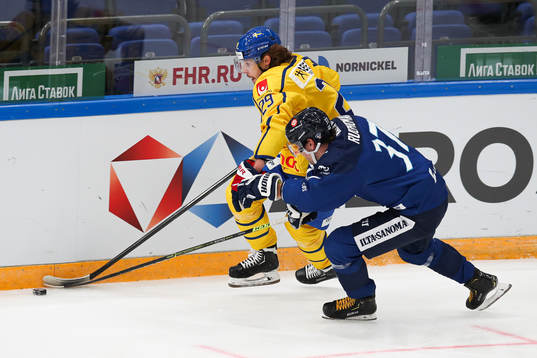 Mario Kempe of Sweden and Mikael Ruohomaa of Finland