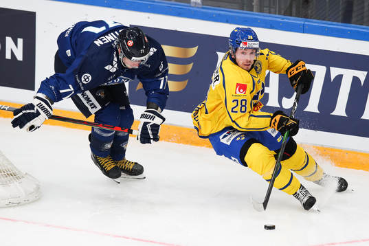 Juuso Puustinen of Finland and Jesper Frödén of