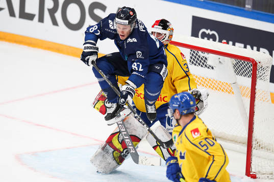 Harri Pesonen of Finland and Lukas Bengtsson of