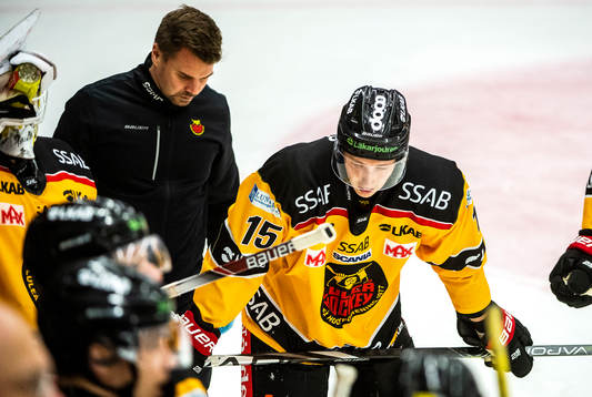 Luleås Carl Mattsson har ont
