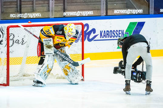 Luleås målvakt David Rautio och Cmores fotograf