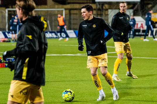 Sondre Brunstad Fet of Bodø/Glimt warms up