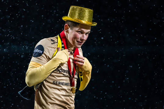 Sondre Brunstad Fet of Bodø/Glimt with the medal