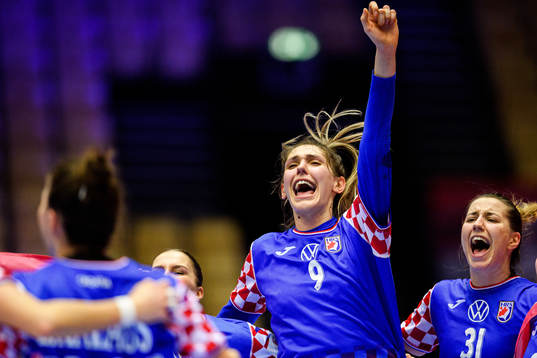 Camila Micijevic of Croatia celebrates