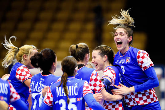 Camila Micijevic of Croatia celebrates