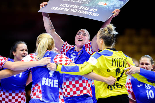 Katarina Jezic of Croatia celebrates