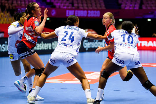 Kari Brattset Dale and Stine Bredal Oftedal of Norway