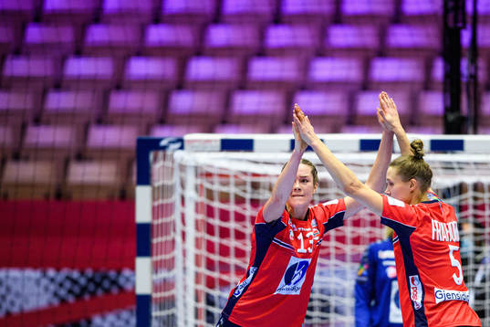 Kari Brattset Dale and Marit Malm Frafjord of Norway