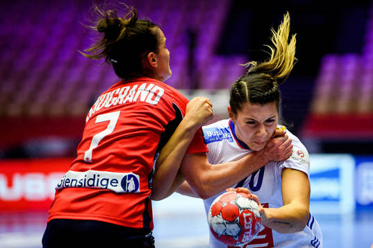 Stine Ruscetta Skogrand of Norway and Laura Flippes of