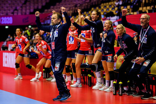 Thorir Hergeirsson, head coach of Norway celebrates