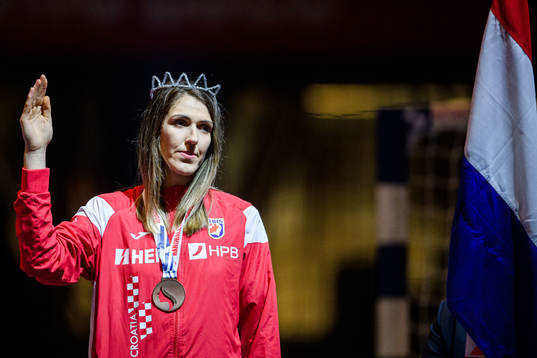 Camila Micijevic of Croatia with her bronze medal