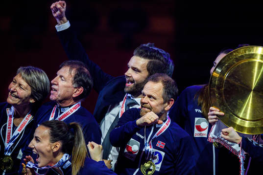 Thorir Hergeirsson, head coach of Norway celebrate