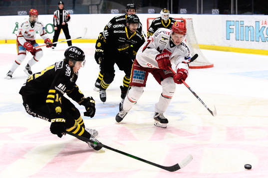s Isak Salqvist och Modos Tobias Åhström