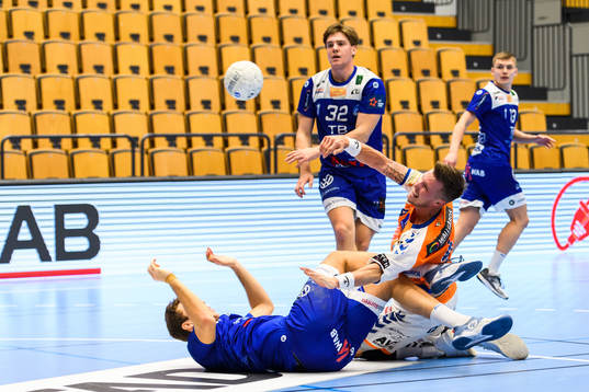 Kristianstads Adam Nyfjäll mot Alingsås Jacob Lundahl