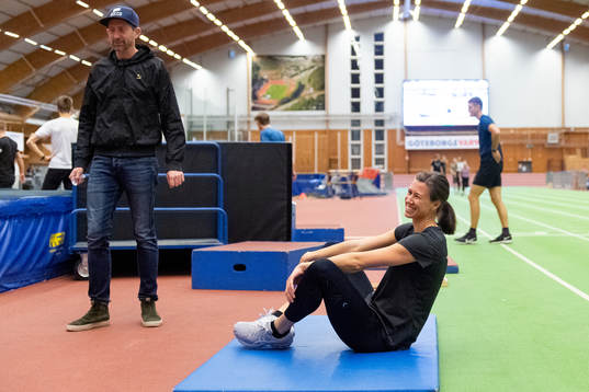 Tränare Yannick Tregaro och Rebecka Abrahamsson