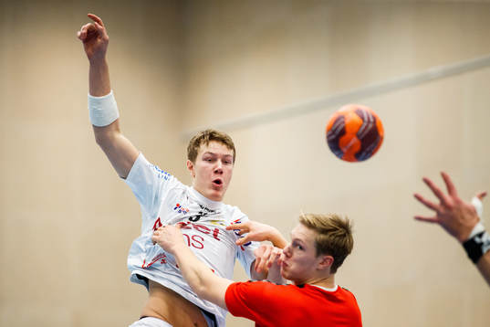 Redbergslids Elliot Stenmalm mot Guifs Melker Norrman