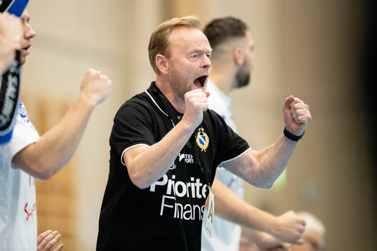 Redbergslids tränare Magnus Johansson jublar