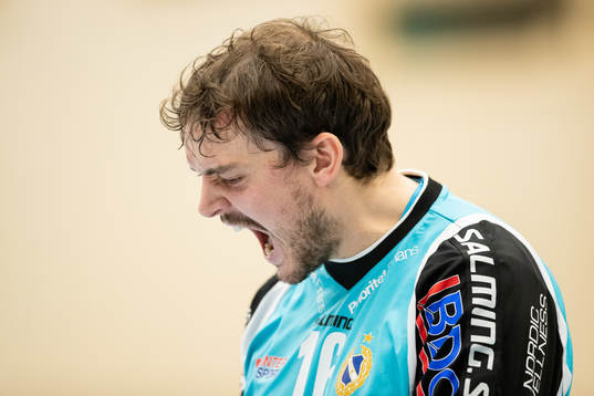 Redbergslids målvakt Adam Krantz jublar