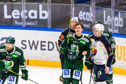 Färjestads Adam Ginning och Djurgårdens Marcus Högström