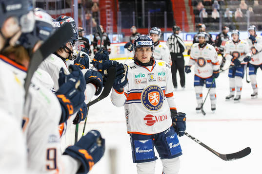 Växjös Jack Drury jublar