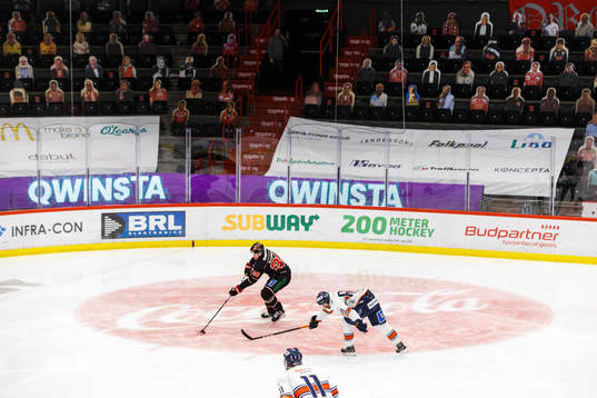 Örebros Emil Larsson mot Växjös Erik Josefsson