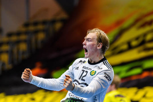 Sävehofs målvakt Simon Möller jublar